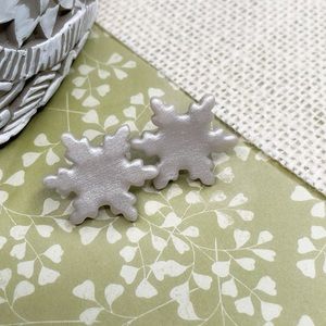 ✨ FINAL SALE ✨ Handmade Snowflake Earrings
